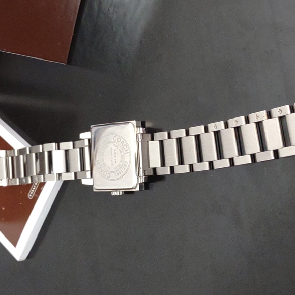 BEAUTIFUL COACH WATCH IN EUC!! - Picture 9 of 11